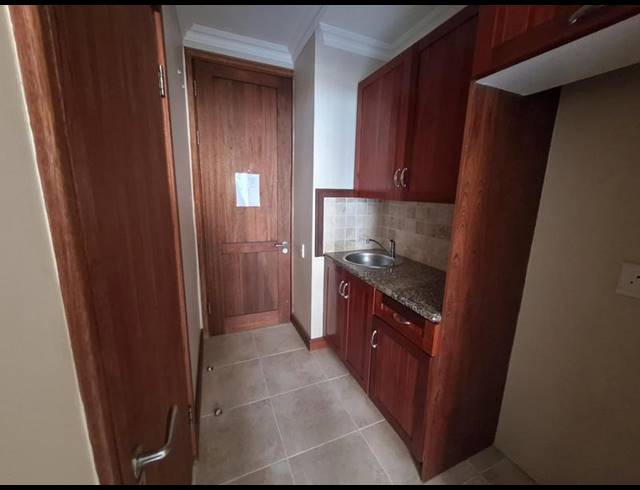 1 BEDROOM APARTMENT FOR SALE IN NEWLANDS